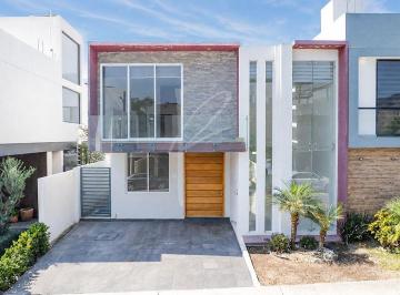 f9ec33bb9dde3453eb8c9e7754789cf2d9d1a285db8f8c3a070713010ceee481 · Casa en Venta en Los Robles | Condominio Encinos