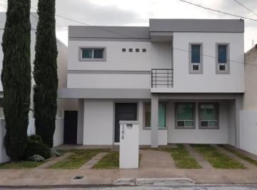 1 · Casa en Renta en Fracc. Cerrado Al Norte