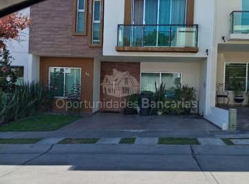 Casa de 3 habitaciones, Zapopan · Casa en Venta en Fraccionamiento La Cima, Zapopan