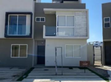 Casa · 114m² · 3 Recámaras · 2 Estacionamientos · Casa en Fraccionamiento Valle Imperial