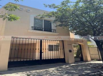 Casa · 160m² · 3 Recámaras · 1 Estacionamiento · Casa en Renta en Apodaca