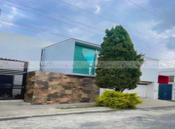 Casa · 246m² · 3 Recámaras · 2 Estacionamientos · Casa en Venta en San Nicolás de Los Garza