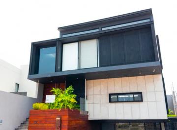 Casa de 3 habitaciones, Corregidora · Casa Premium en Corregidora