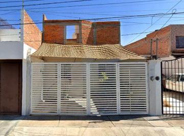 Casa de 3 habitaciones, Aguascalientes · Casa en Venta en Vista del Sol II, Aguascalientes