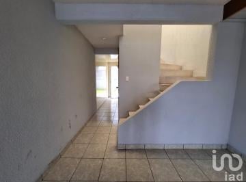 Casa · 65m² · 2 Recámaras · 1 Estacionamiento · Casa en Venta en Los Héroes Chalco