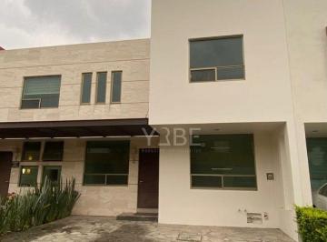 Casa de 3 habitaciones, Zapopan · Casa en Renta Santillana