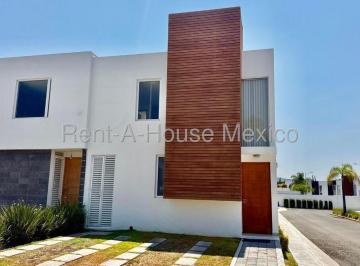 Casa en condominio de 2 habitaciones, Querétaro · En Venta Casa en Esquina con Amplios Espacios y Gran Iluminación Natural. 2318qh