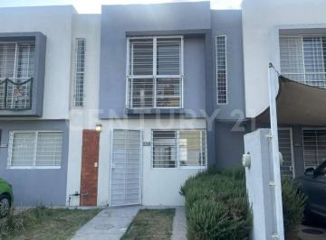 Casa · 65m² · 2 Recámaras · 1 Estacionamiento · Casa en Renta Paseo de Los Parques