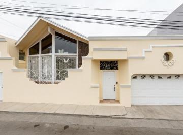Casa de 4 habitaciones, Ensenada · Venta de Casa en Baja California, Moderna