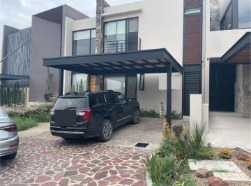 42bbc1c41ee418a01a76f98af7717721db2849520cce6de23334231227ac1f60 · Casa en Venta Junto a Áreas Verdes en Altozano Queretaro
