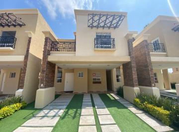 Casa de 3 habitaciones, Zempoala · Casa con 3 Dorm. en Venta, 1225 m² Superficie de Terreno en Fraccionamiento Los Viñedos