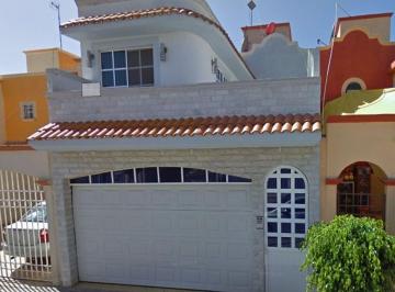 Casa de 4 habitaciones, Ecatepec de Morelos · Casa con 4 Recámaras y 190 m² Superficie de Terreno en Venta en Ecatepec