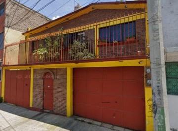 Casa de 5 habitaciones, Coyoacán · Venta de Casa en Colonia Pedregl de Santo Domingo, Coyoacan, Cdmx