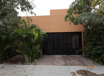 Casa en condominio · 285m² · 3 Recámaras · 2 Estacionamientos · Casa con Vista Al Lago Residencial Tamora Conkal
