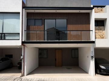 Casa · 210m² · 3 Recámaras · 2 Estacionamientos · Casa en Venta en Cuautlancingo, Atras de Plaza San Diego 3 Habitaciones