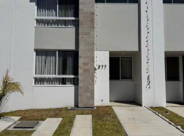 Casa · 120m² · 3 Recámaras · 2 Estacionamientos · Casa