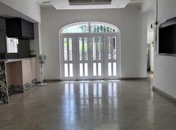 1 · Casa en Esquina en La Colonia García Ginerés