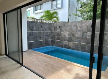 Casa en condominio · 230m² · 4 Recámaras · 2 Estacionamientos · Casa en Venta en Cancún, Quintana Roo en Residencial Aqua Sobre Av Huayacan