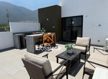Casa · 112m² · 3 Recámaras · 2 Estacionamientos · Casa en Venta Zona Cumbres con Terraza