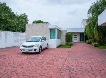 1 · Oficinas en Renta Dentro de La Ciudad en Chuburná Hidalgo. con Paneles Solares