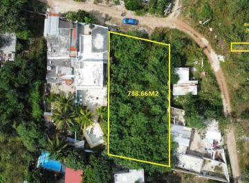 Terreno / Lote · 788m² · Terreno de Oportunidad en Venta, a Unos m de Av Principal, 788 m² Bardeados, Ideal Para Bodega