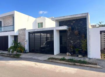 Casa · 82m² · 2 Recámaras · Casa en Venta, en Los Héroes, Equipada, con Alberca