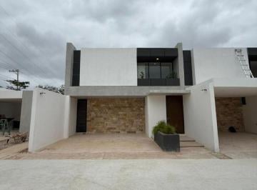 Casa de 3 habitaciones, Mérida · Casa en Venta en Privada en Cholul en Mérida Yucatán