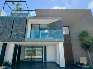 Casa · 438m² · 4 Recámaras · 2 Estacionamientos · Casa - Fraccionamiento Lomas de Angelópolis