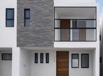 Casa de 3 habitaciones, Zapopan · Casa en Venta en Savia Central, Zona San Isidro