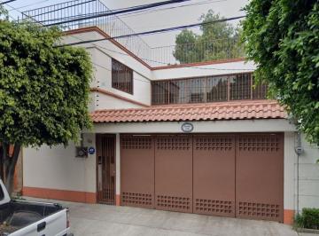 Casa de 3 habitaciones, Coyoacán · Casa en del Carmen Coyoacan de Recuperacion Bancaria!