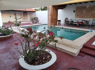 1 · Venta Casa en Esquina, Sobre Calle Principal Francisco de Montejo Mérida