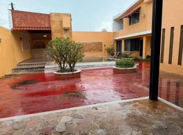 1 · Venta Casa en Esquina, Sobre Calle Principal Francisco de Montejo Mérida