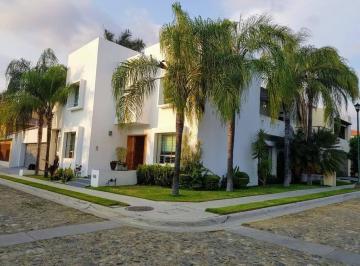Casa de 4 habitaciones, Colima · Vista Hermosa Casa en Excelente Ubicación