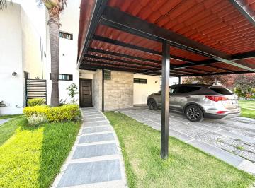 Entrada principal  · Tierra Caoba Fraccnto Privado Comoda y Funcional