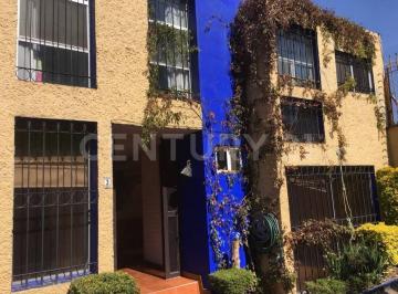 Casa · 309m² · 3 Recámaras · 3 Estacionamientos · Casa en Renta en Barrio San Lucas, Coyoacán, Ciudad de México