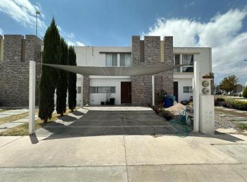 Casa · 3 Recámaras · 2 Estacionamientos · Renta Casa Amueblada Villa de Pozos, Slp