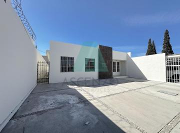 Casa · 230m² · 4 Recámaras · 3 Estacionamientos · oportunidad¡Renta de Casa Para Uso Habitacional o Comercial, Jostor