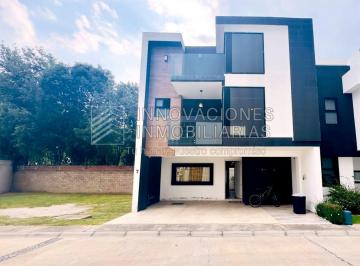 Casa · 230m² · 3 Recámaras · 2 Estacionamientos · Casa en Venta en Fracc. Privado Cholula