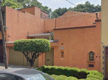 Casa de 3 habitaciones, Coyoacán · Casa en Venta en Colonia del Carmen, Coyoacan.