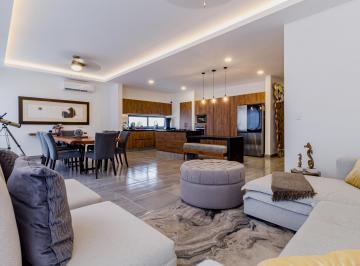 Casa · 297m² · 4 Recámaras · Casa en Renta 3 Recámaras Más 1 de Visitas en Pb, Sin Amueblar, en Via Cumbres, Cancún