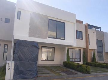 Casa en condominio · 135m² · 3 Recámaras · 2 Estacionamientos · Casa Nueva en San Mateo Atenco con Jardin, en Privada