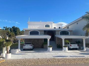 Casa · 593m² · 4 Recámaras · 5 Estacionamientos · Casa en Venta en El Cid
