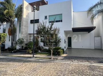 Casa · 287m² · 3 Recámaras · 2 Estacionamientos · Venta de Casa en Puebla, Lomas de Angelópolis