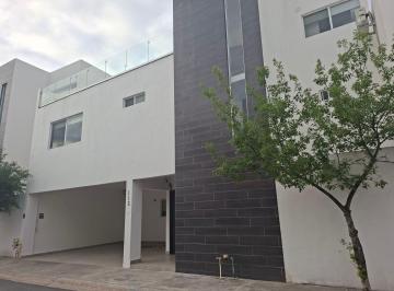 Casa · 4 Recámaras · 2 Estacionamientos · Casa - Carretera Nacional