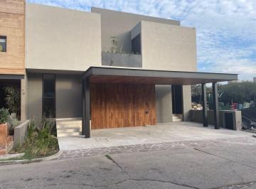 e228759841aba083930671e29bbbea17bf3fea6c774717fa57c84f8dcf255e6a · Casa Nueva en Venta con Sistema Inteligente en Altozano Querétaro