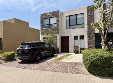 a97e1705e22559e45cff0440be376c43b6e97ff6d7a85f2b08f73e0c5daf1925 · Casa en Renta en Altozano Queretaro