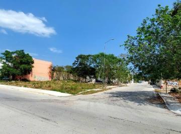 Terreno / Lote · 475m² · 1 Estacionamiento · Terreno Comercial en Renta en Playa del Carmen.