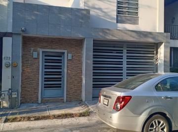 Casa de 3 habitaciones, García · Bonita y Amplia Casa en Privada