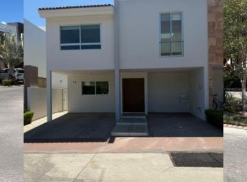 Casa en condominio de 3 habitaciones, Zapopan · Casa con 192 m² de Superficie de Terreno, 3 Habitaciones en Venta en Zapopan