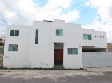 Casa de 3 habitaciones, San Luis Potosí · Casa en Renta Muy Cerca de Plaza San Luis con Cuarto de Servicio